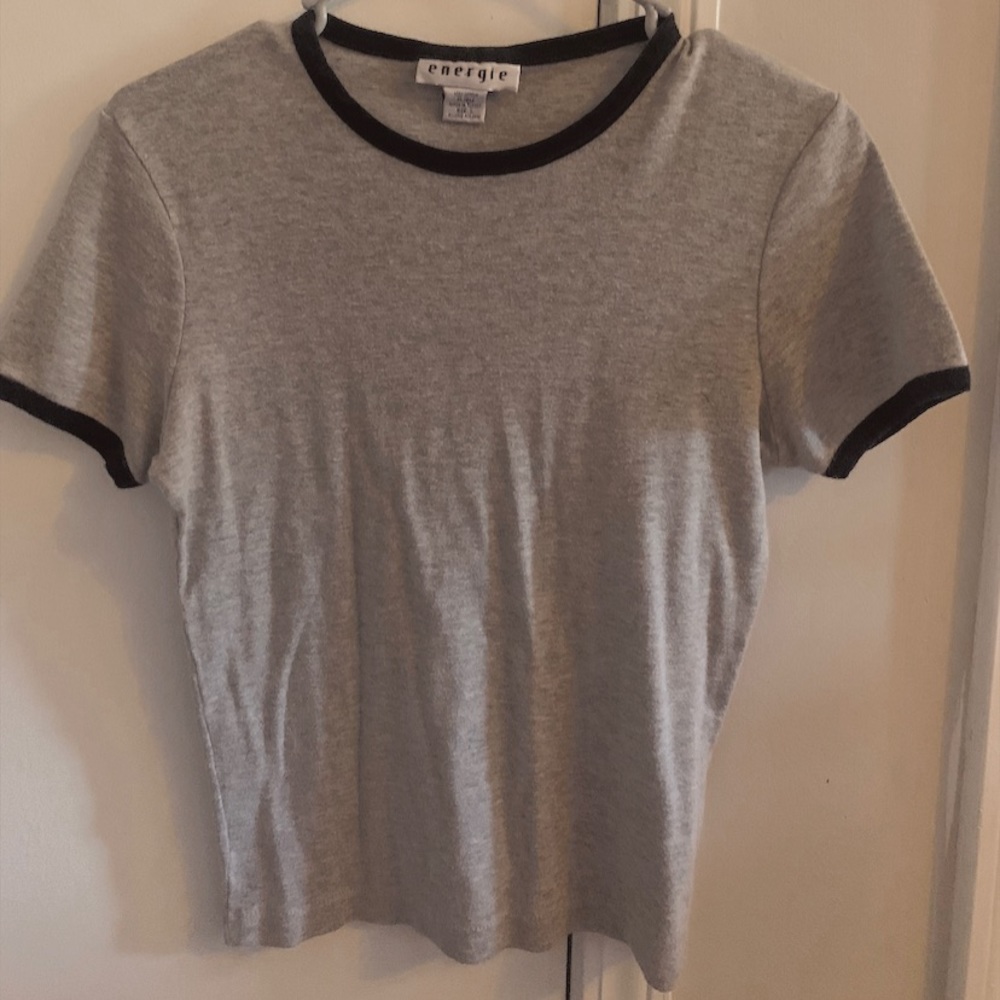 Grey tee
